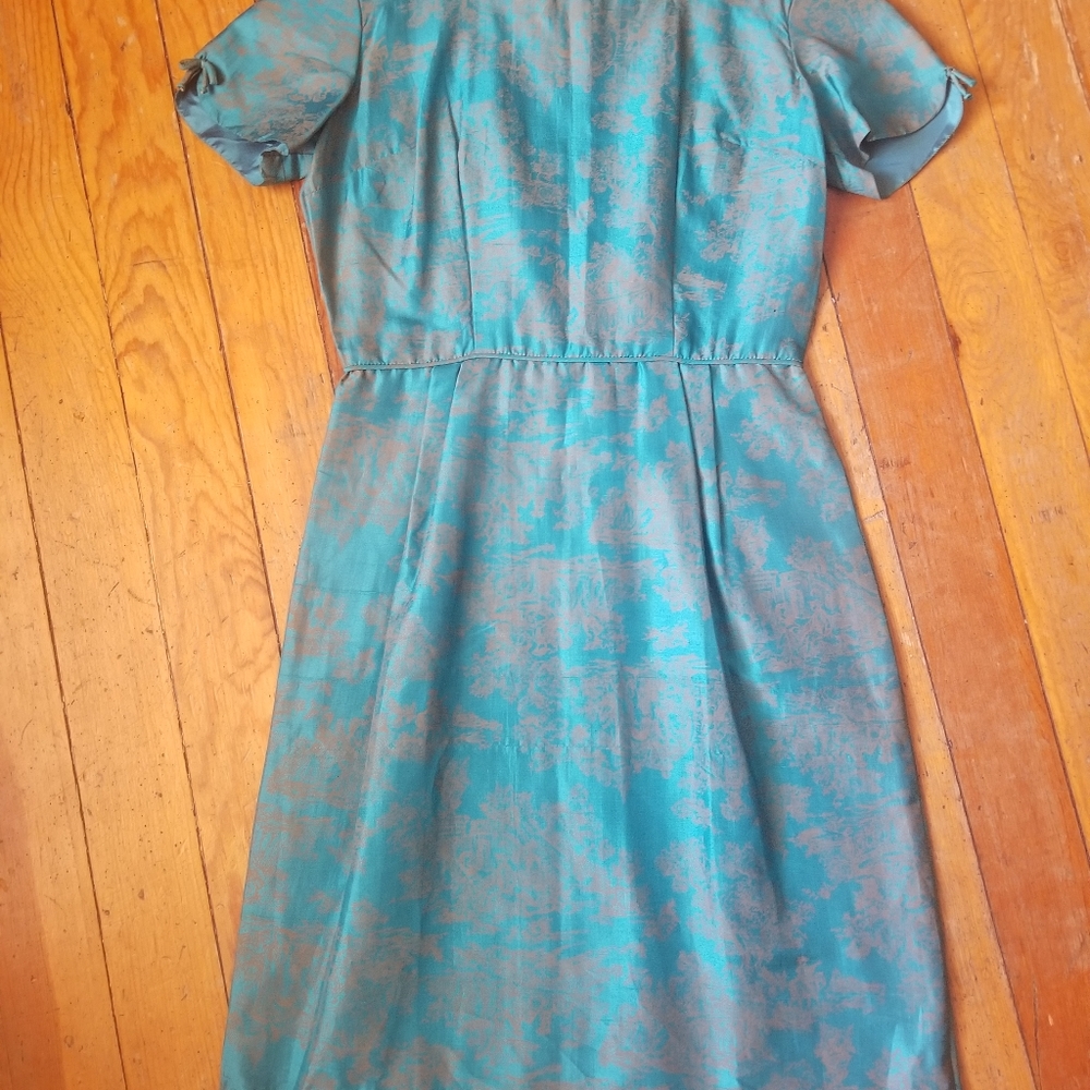 1960s wiggle dress